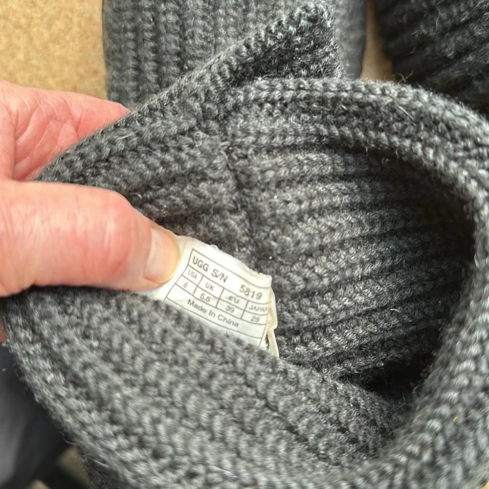 UGG Black Classic Cardy Knit Boots, size 8 S/N 5819